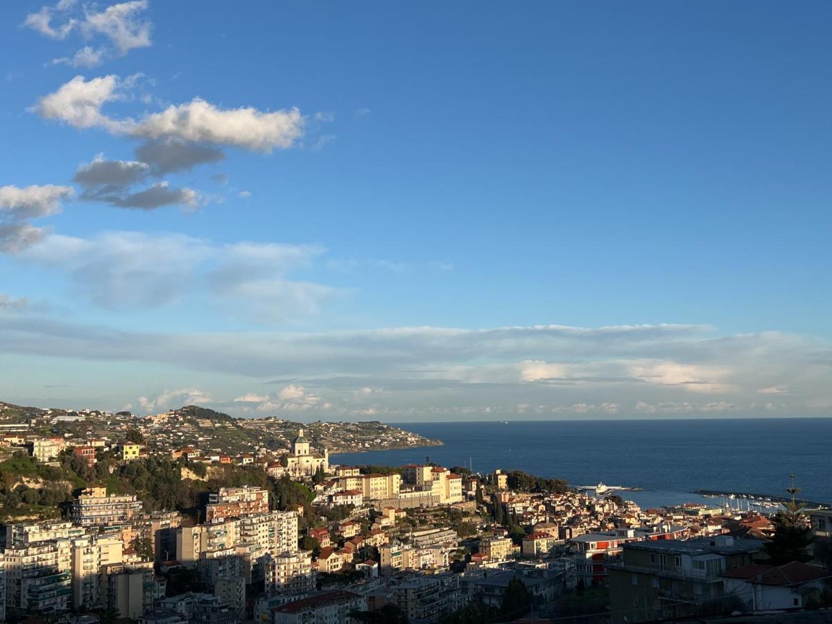 Appartamento In Collina Vista Mare 圣雷默 外观 照片