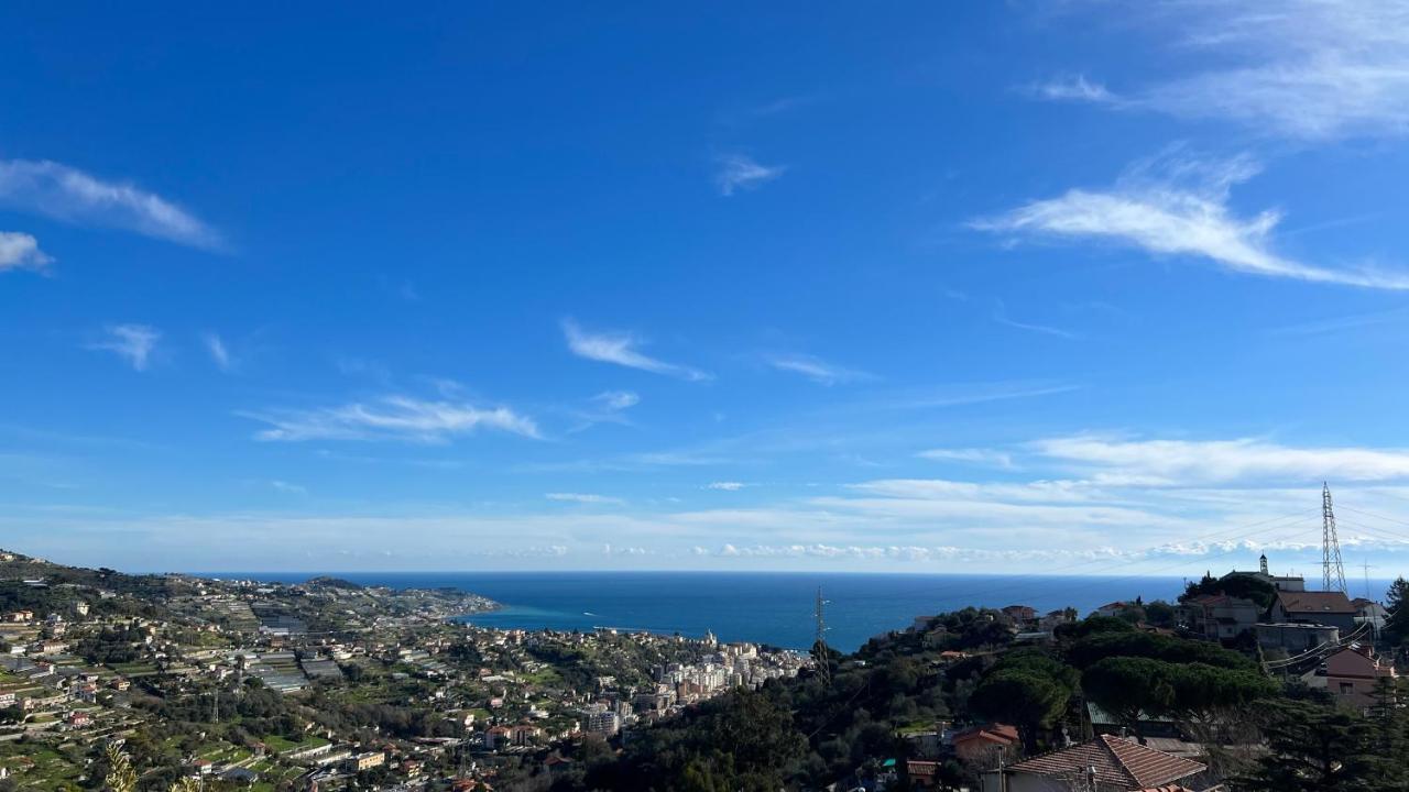 Appartamento In Collina Vista Mare 圣雷默 外观 照片